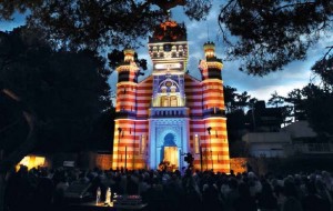 parvis chapelle herbe