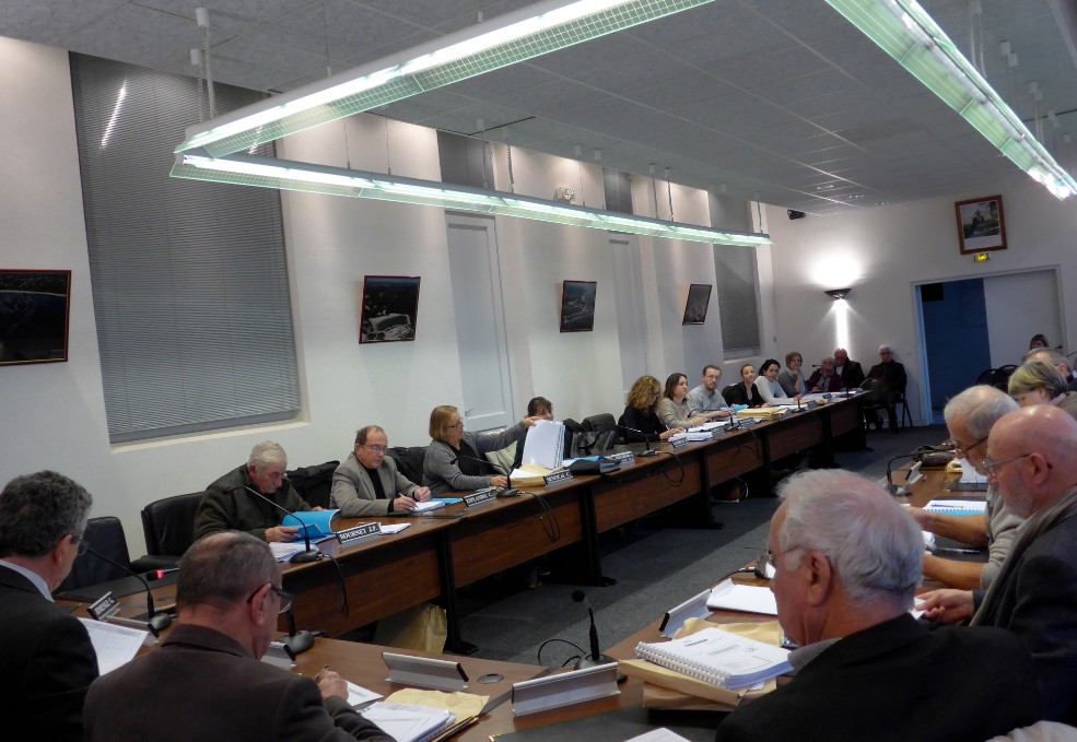 Conseil municipal à Arès le 3 mars 2015