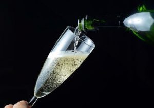 champagne servi verre