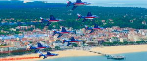 patrouille de france plan large survol plage arcachon