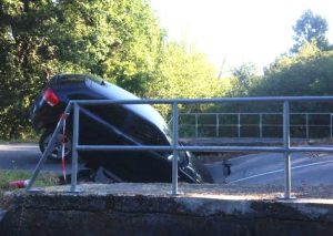 voiture tombée pont aerodrome la teste